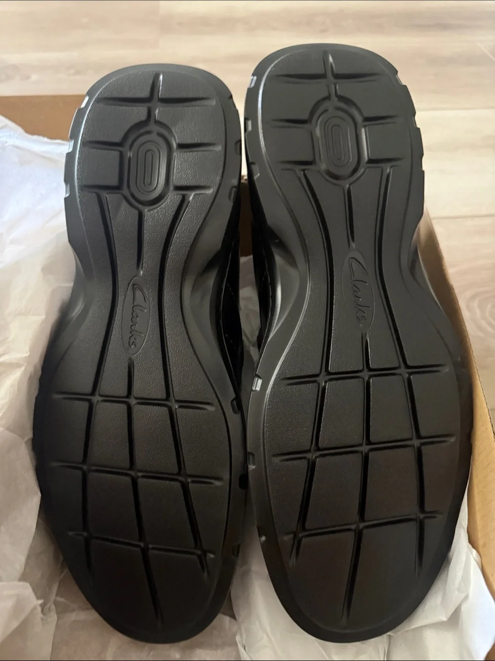 BRAND NEW-Clarks Black Leather Slip-On Loafers for Men
